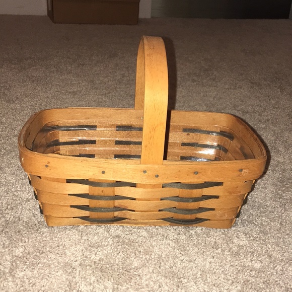 Longaberger Small basket - Picture 1 of 3